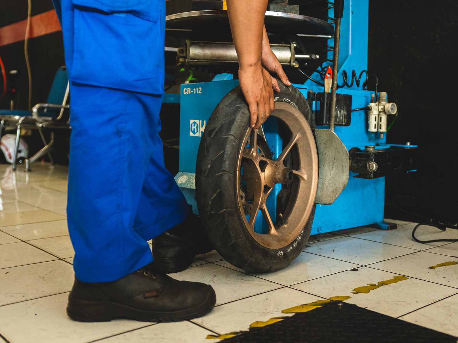 Kelebihan Muatan Jadi Salah Satu Penyebab Kerusakan Ban